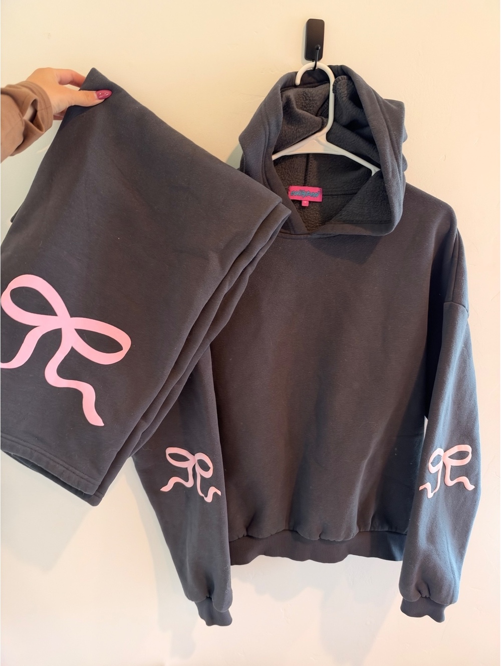 Edikted Bow Hoodie & Sweatpants Matching Set Women’s Medium Black Pink
